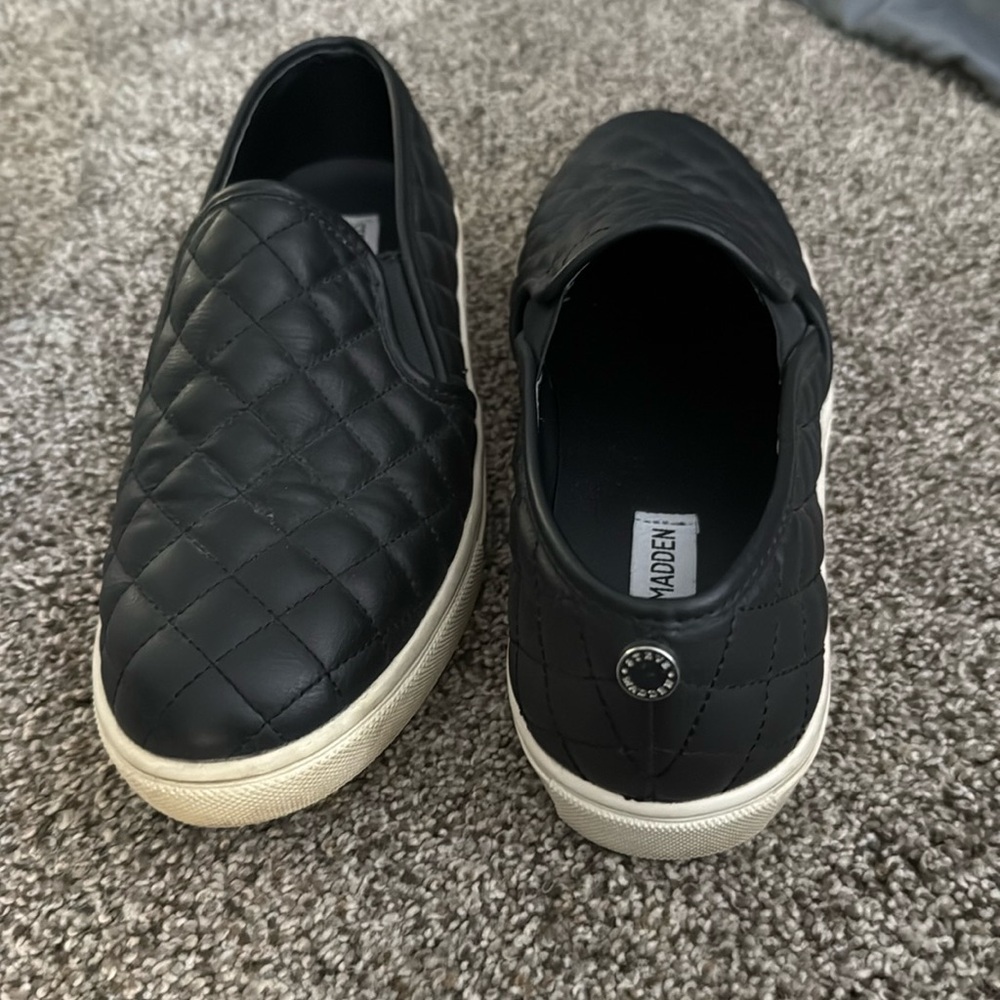 Steve Madden women’s slip on ecentrcq sneaker